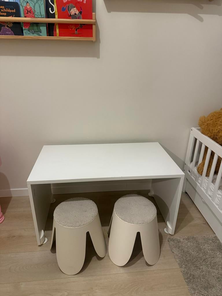 Småstad Bank/Tafel met 2 Krukjes - Ideaal voor Kinderen, Ophalen of Verzenden, Gebruikt, Tafel(s) en Stoel(en)