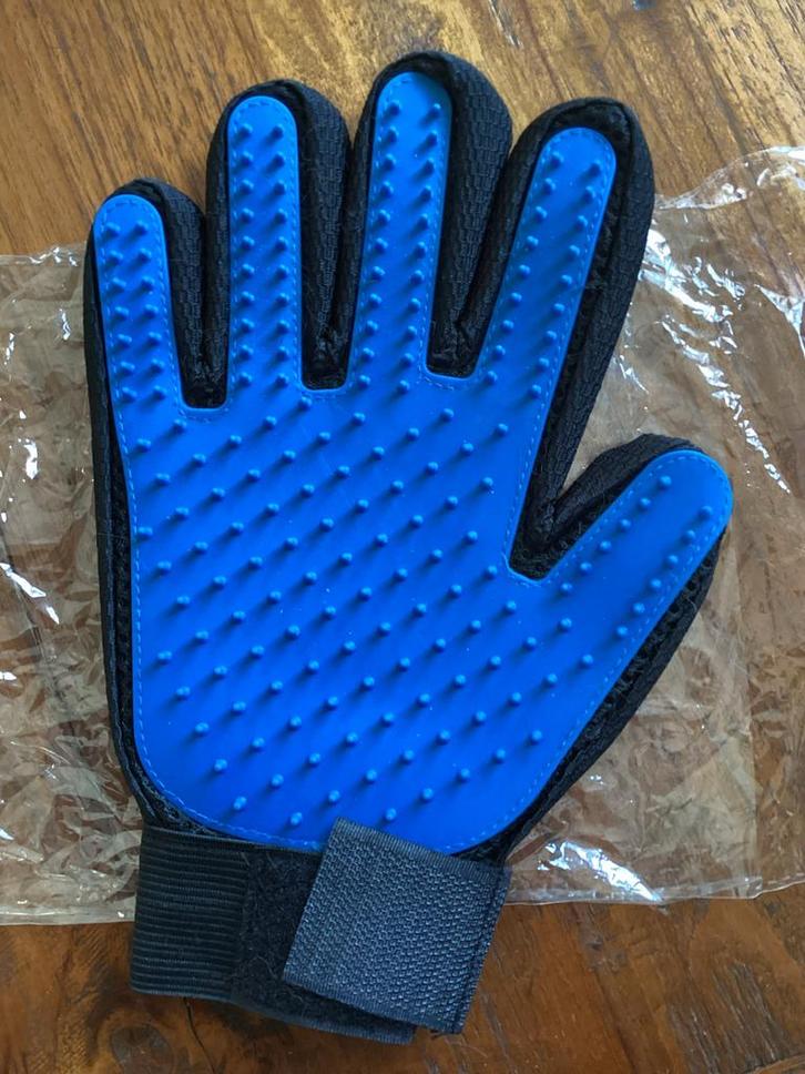 Handschoen borstel voor kat of hond (nieuw), Dieren en Toebehoren, Overige Dieren-accessoires, Nieuw, Ophalen of Verzenden