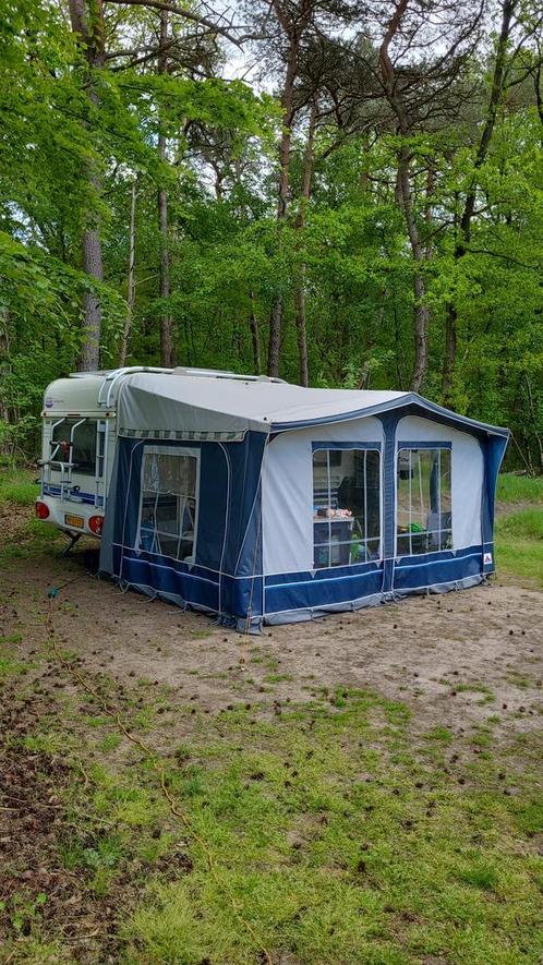 Hobby de luxe easy 400 KB bovag gekeurd oktober ‘22, Caravans en Kamperen, Caravans, Particulier, tot en met 4, 750 - 1000 kg