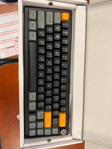 GMK67  Custom Mechanical Keyboard Lava Switches + Keycap Set beschikbaar voor biedingen