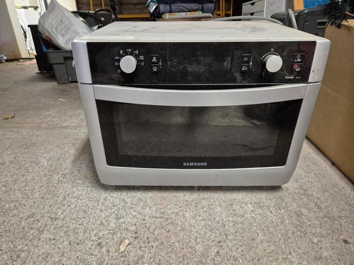 Combi Magnetron - Samsung CP1370, Witgoed en Apparatuur, Ovens, Gebruikt, Vrijstaand, Oven met grill, 45 tot 60 cm, 45 tot 60 cm