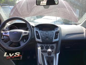 Airbag set + dashboard van een Ford Focus beschikbaar voor biedingen