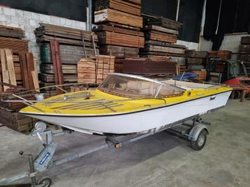 Jet-speedboot beschikbaar voor biedingen