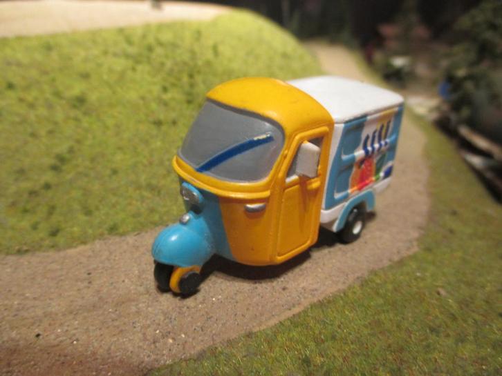 Vespa Piaggio Ape Scooter uit de '90er jaren SiSi reclame #1, Hobby en Vrije tijd, Modelauto's | 1:43, Zo goed als nieuw, Auto