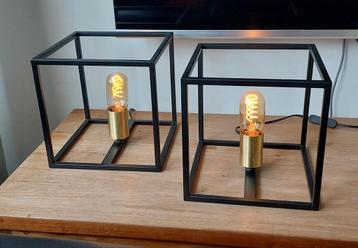 2x Kubus lamp industrieel zwart beschikbaar voor biedingen
