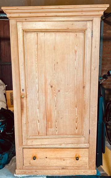 Antieke Grenen Kast - Cottage Style beschikbaar voor biedingen