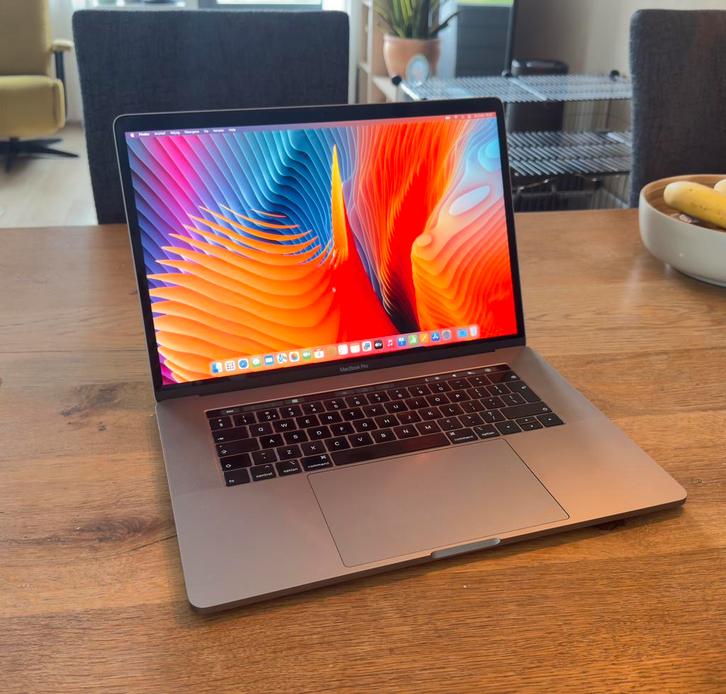 Apple Macbook Pro 15 inch touchbar, 16GB i9 500GB, Computers en Software, Apple Macbooks, Zo goed als nieuw, MacBook Pro, 15 inch