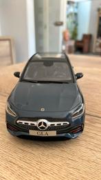Mercedes-Benz GLA - Donkerblauw Metallic, Hobby en Vrije tijd, Modelauto's | 1:18, Ophalen of Verzenden, Zo goed als nieuw, Solido