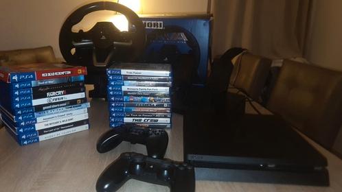 Ps4 slim 1T - 22 games - 2 controllers - Racing Wheel Apex, Spelcomputers en Games, Spelcomputers | Sony PlayStation 4, Zo goed als nieuw