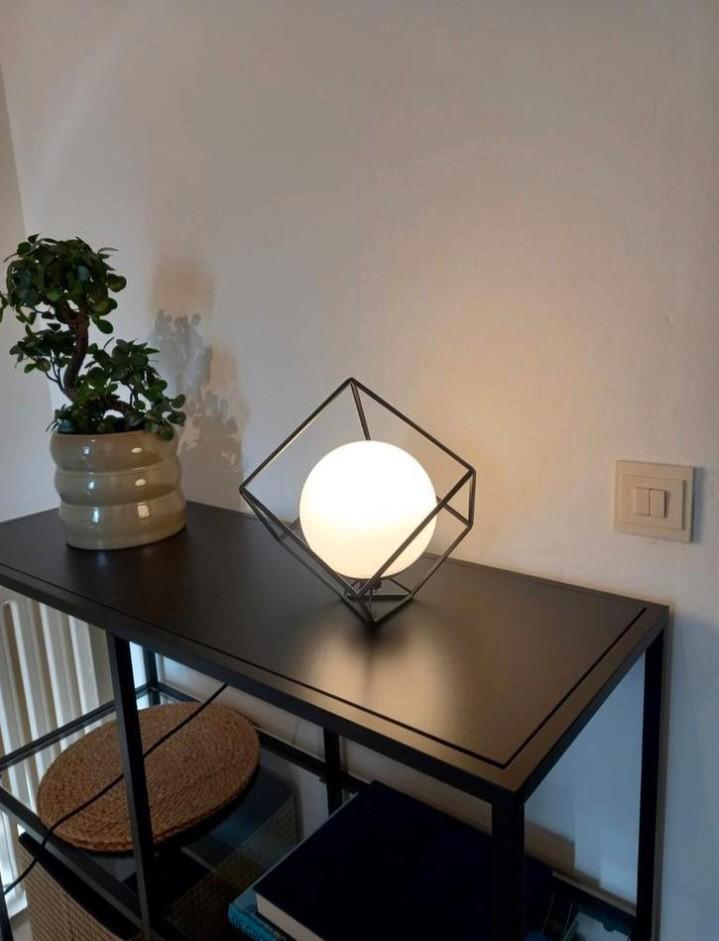 Vanga Tafellamp (Wehkamp Home) Zwart / Wit, Huis en Inrichting, Lampen | Tafellampen, Zo goed als nieuw, Minder dan 50 cm, Ophalen