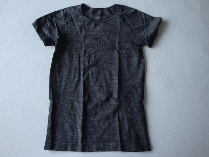 Grijs KALENJI sport shirt. Maat 38., Kleding | Dames, Sportkleding, Zo goed als nieuw, Overige typen, Maat 38/40 (M), Grijs, Ophalen of Verzenden