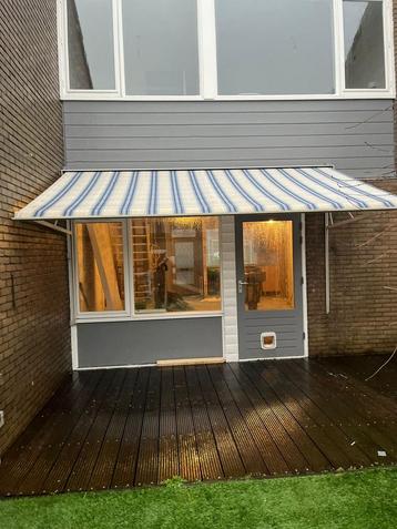 Zonnescherm van 3,6 meter. beschikbaar voor biedingen