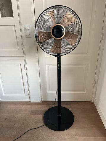 Staande Ventilator zwart met goud. zgan beschikbaar voor biedingen