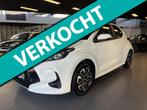 Toyota Yaris 1.5 Hybrid Active, Auto's, Toyota, Gebruikt, 450 kg, Wit, Bedrijf