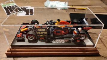 Showcase Max Verstappen minichamps Spark display vitrine beschikbaar voor biedingen