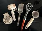 Keukengerei Set - Eiersnijder, Rasp, Zeef, Garde, Huis en Inrichting, Keuken | Keukenbenodigdheden, Ophalen of Verzenden, Zo goed als nieuw