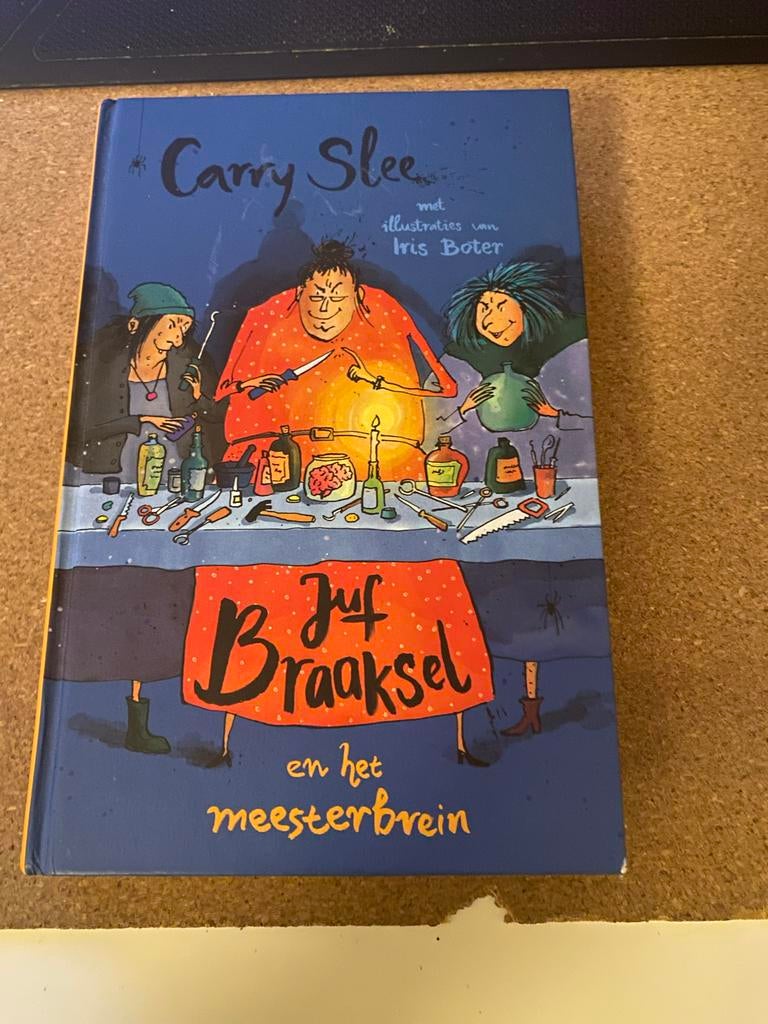 Juf Braaksel en het meesterbrein - Carry Slee, Boeken, Kinderboeken | Jeugd | onder 10 jaar, Ophalen of Verzenden, Zo goed als nieuw