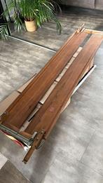 Houten ouderwetse brancard, Ophalen