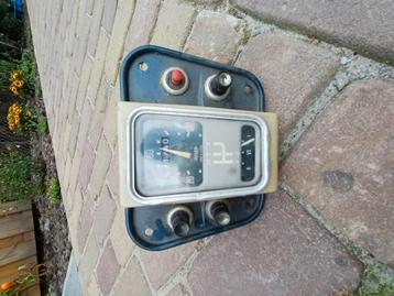 Dashboard 2cv beschikbaar voor biedingen