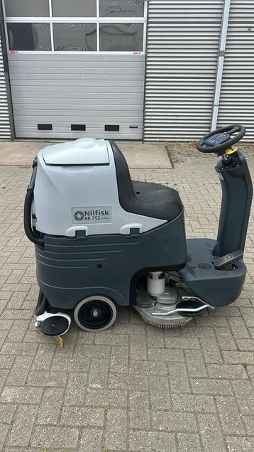 SchrobmachineNilfisk  BR 752 beschikbaar voor biedingen