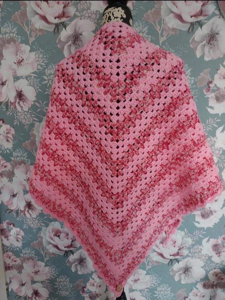 Te koop mooie nieuwe gehaakte omslagdoek, Hobby en Vrije tijd, Breien en Haken, Nieuw, Haken, Ophalen of Verzenden