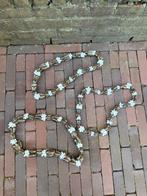 Schelpenketting met witte bloemen, Ophalen, Zo goed als nieuw, Wit, Overige materialen
