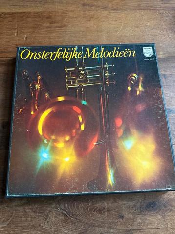 Onsterfelijke Melodieën - Philips stereo set F551/6 - 7 LP’s beschikbaar voor biedingen