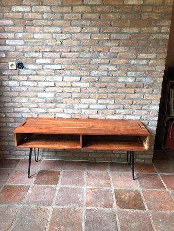Mango Houten TV Meubel beschikbaar voor biedingen