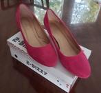 Roze pumps, Ophalen of Verzenden, Zo goed als nieuw, Roze