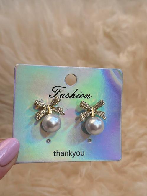 Strikjes oorbellen - oorbellen met strikje parel elegant, Sieraden, Tassen en Uiterlijk, Oorbellen, Nieuw, Overige materialen