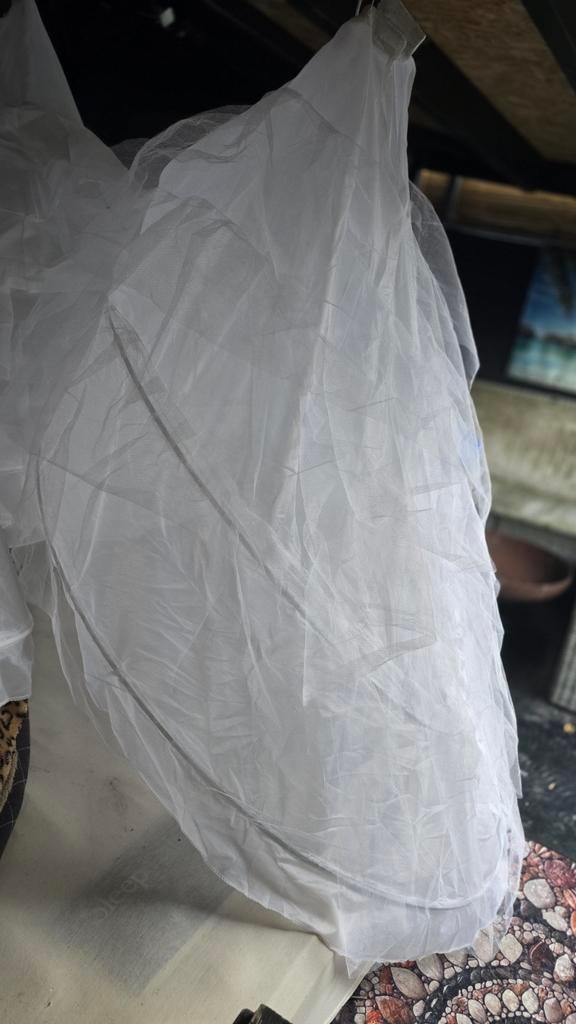 mooie trouwjurk van maat 42/46 en assesoires, Ophalen of Verzenden, Zo goed als nieuw, Wit, Trouwjurk