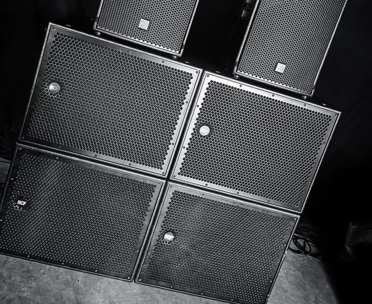 4x RCF 8004as subwoofer te koop, Audio, Tv en Foto, Luidsprekers, Zo goed als nieuw, Subwoofer, 120 watt of meer, Overige merken