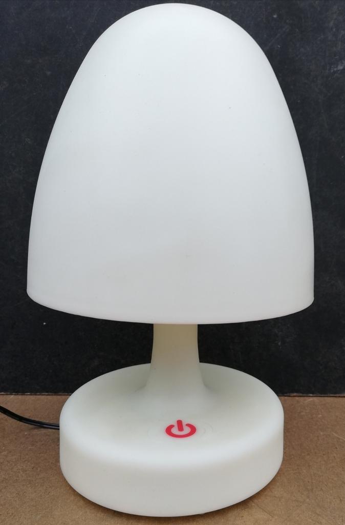Tafellamp. Mushroom. Wit. LED. Kunststof. 27 cm., Huis en Inrichting, Lampen | Tafellampen, Zo goed als nieuw, Minder dan 50 cm