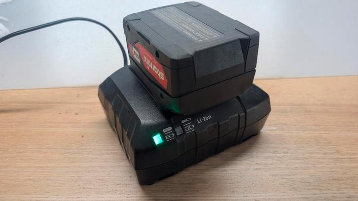 starmix accu 18v en snellader zgan, Audio, Tv en Foto, Accu's en Batterijen, Zo goed als nieuw, Ophalen of Verzenden