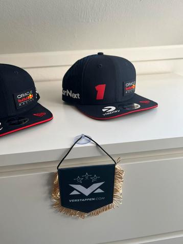 Max Verstappen oracle redbull baseball caps beschikbaar voor biedingen