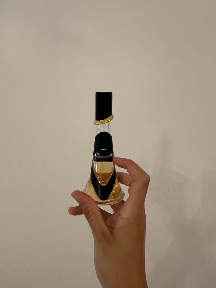 Rebelle Rihanna Parfum 30ml, Sieraden, Tassen en Uiterlijk, Uiterlijk | Parfum, Gebruikt, Ophalen