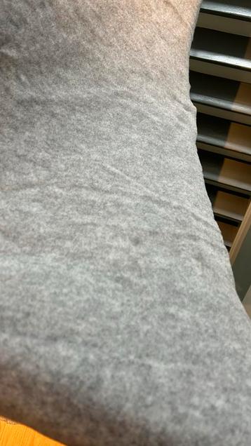 Grijs vilt 3 x 1 meter beschikbaar voor biedingen