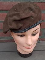 Bruine baretten in meerdere maten op voorraad., Ophalen of Verzenden, Landmacht, Nederland, Kleding of Schoenen