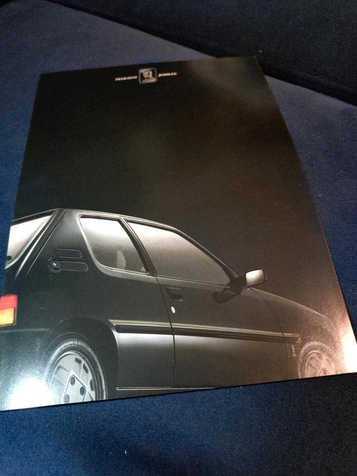 Peugeot 205 Jubilee Folder - 4 Pagina's, Boeken, Auto's | Boeken, Gelezen, Peugeot, Ophalen of Verzenden