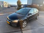 Ford Focus 1.6 74KW 5D 2005 Zwart, 1596 cc, Zwart, 4 cilinders, Origineel Nederlands