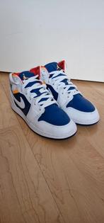 Nike Air Jordan 1 Mid White Laser Orange Deep Royal Blue, Schoenen, Ophalen of Verzenden, Zo goed als nieuw