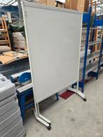 Whiteboard op poten met wielen. (Achterzijde prikbord)., Ophalen, Mobiel, Gebruikt, Whiteboard