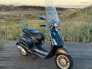Vespa Sprint 2017  blauw kenteken beschikbaar voor biedingen