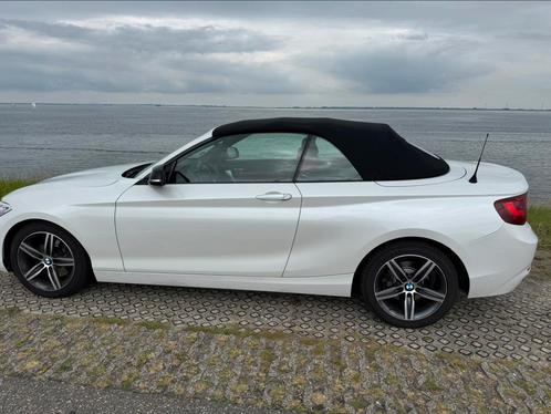 BMW 2-Serie 2.0 220IA 135KW Cabrio Aut8 2015 Wit, Auto's, BMW, Particulier, 2-Serie, Benzine, D, Cabriolet, Automaat, Origineel Nederlands