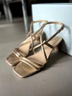 Gouden leren sandalen met hak EU 39 Bruidsschoenen, Kleding | Dames, Ophalen of Verzenden, Schoenen met hoge hakken, Zo goed als nieuw