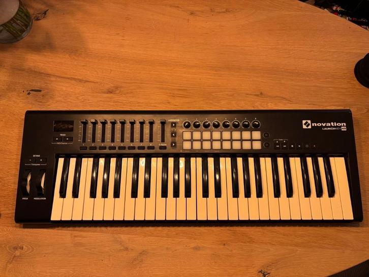 Novation Launchkey 49 Mk2, Muziek en Instrumenten, Midi-apparatuur, Gebruikt, Ophalen