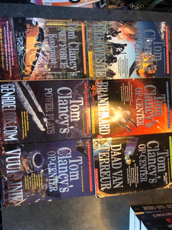 Tom Clancy Boeken Collectie 14 st., Boeken, Thrillers, Gelezen, Nederland, Ophalen of Verzenden