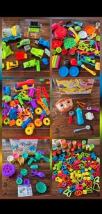 Doos vol Play Doh. Accessoires en klei., Verzenden, Gebruikt