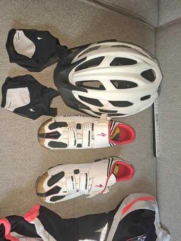 Wielrenoutfit compleet - Schoenen, kleding, helm beschikbaar voor biedingen