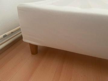Ikea bedframe hout met bekleding - afbeelding 1
